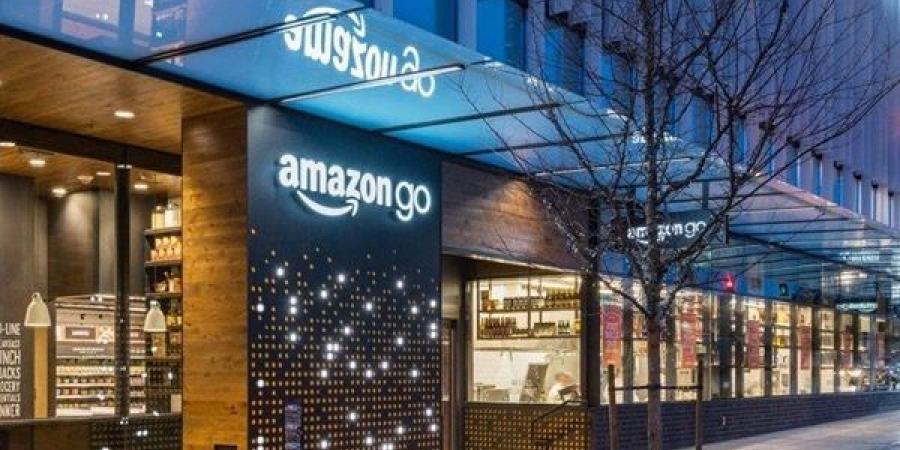 أمازون تريد تحويل يدك إلى بطاقة ائتمان