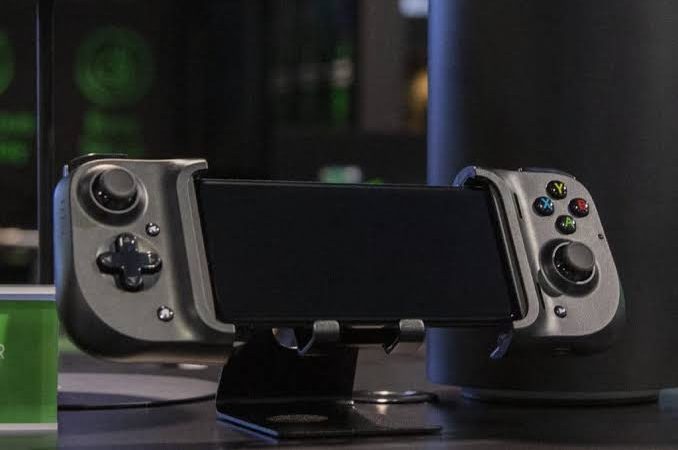 CES 2020: ريزر تعلن عن يد تحكم Razer Kishi لأجهزة الهواتف الذكية